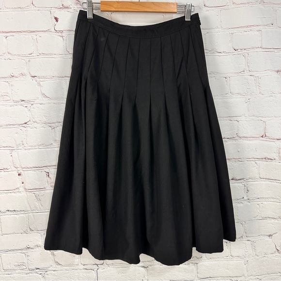 Burberry Dresses & Skirts - Burberry skirt vintage black pleated size small old money college preppy
